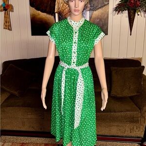 Ashley Ryan • Vintage • 1970’s • Medium • Green/White • Stars • Dress • U.S.A.